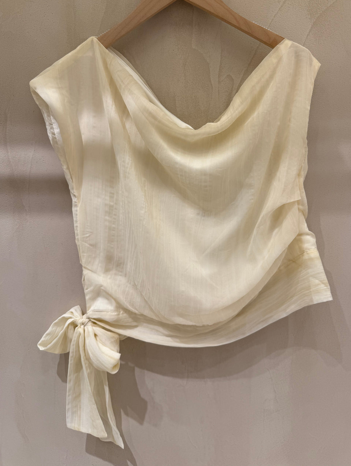 Selora | beige top