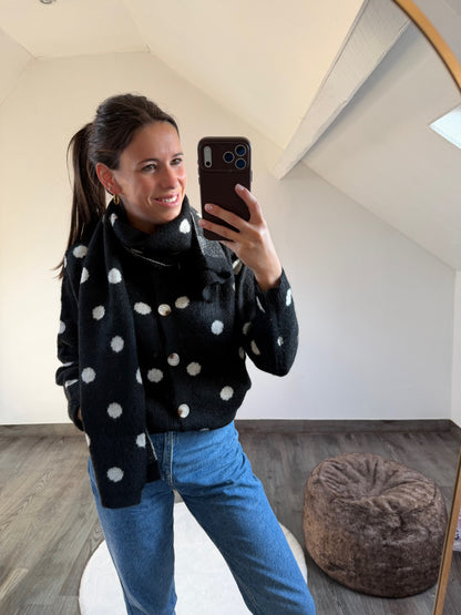 Noéa | black sweater with scarf