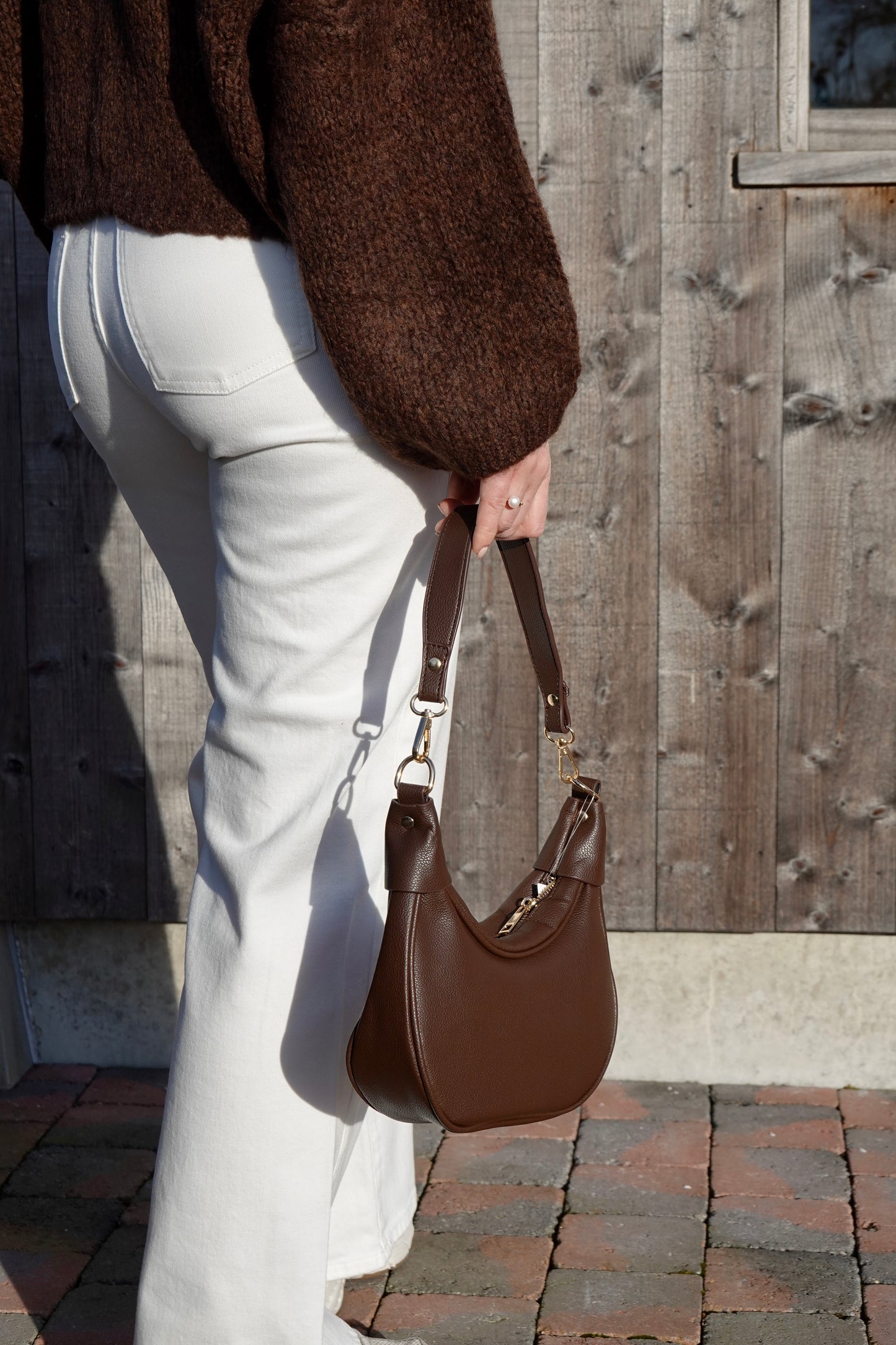 Amélie | brown sweater