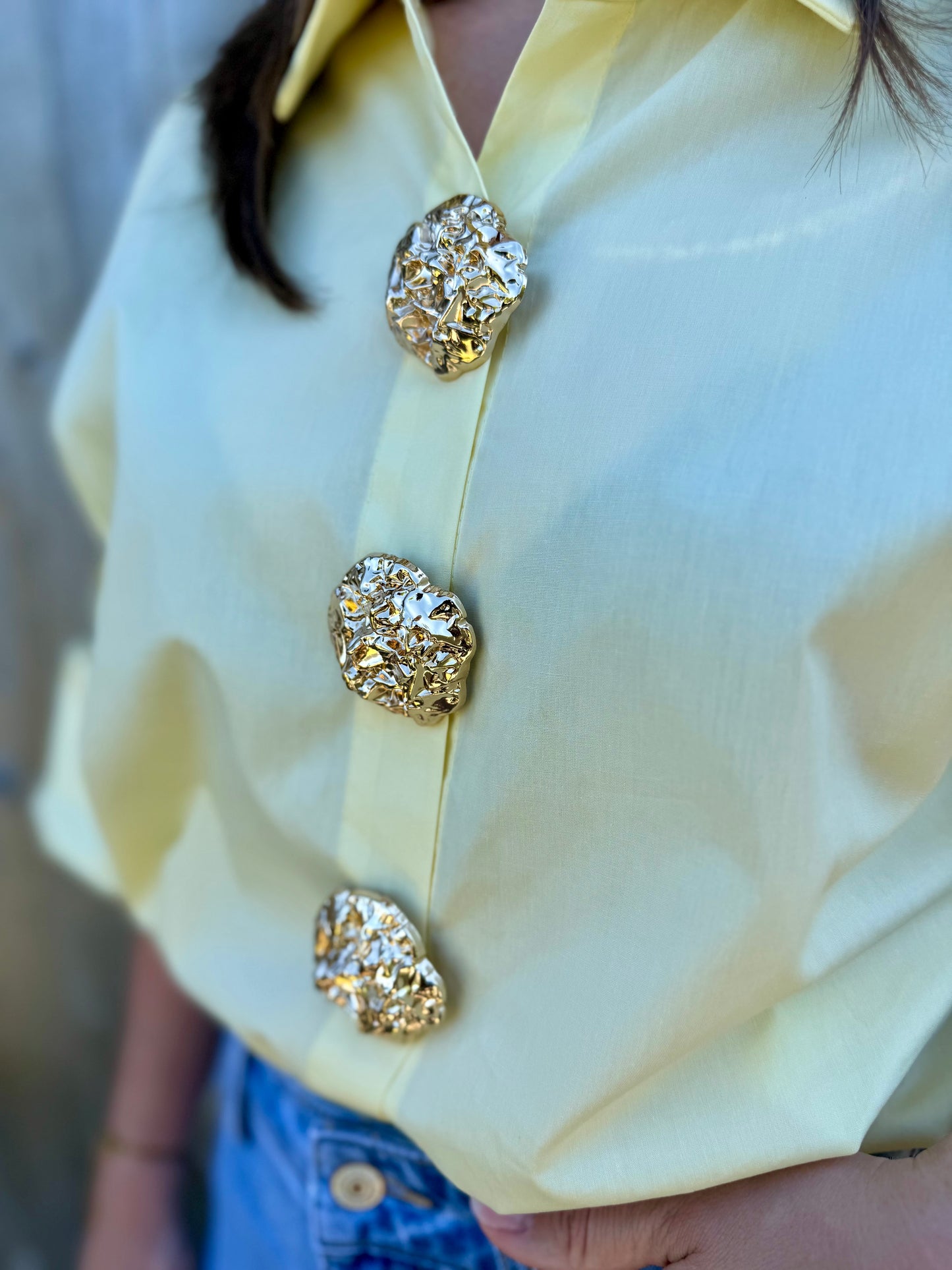 Ines | yellow shirt