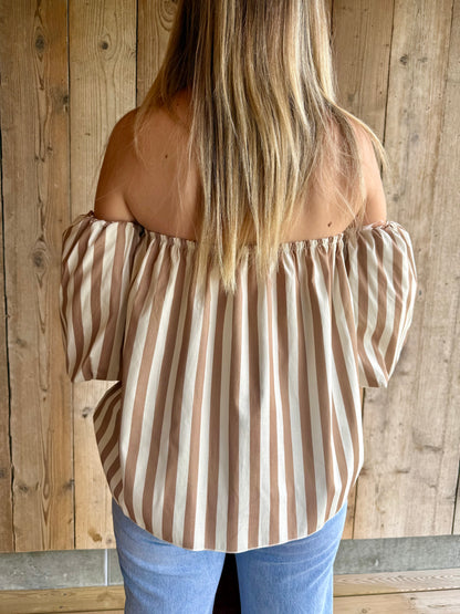 Claudia | off shoulder blouse beige