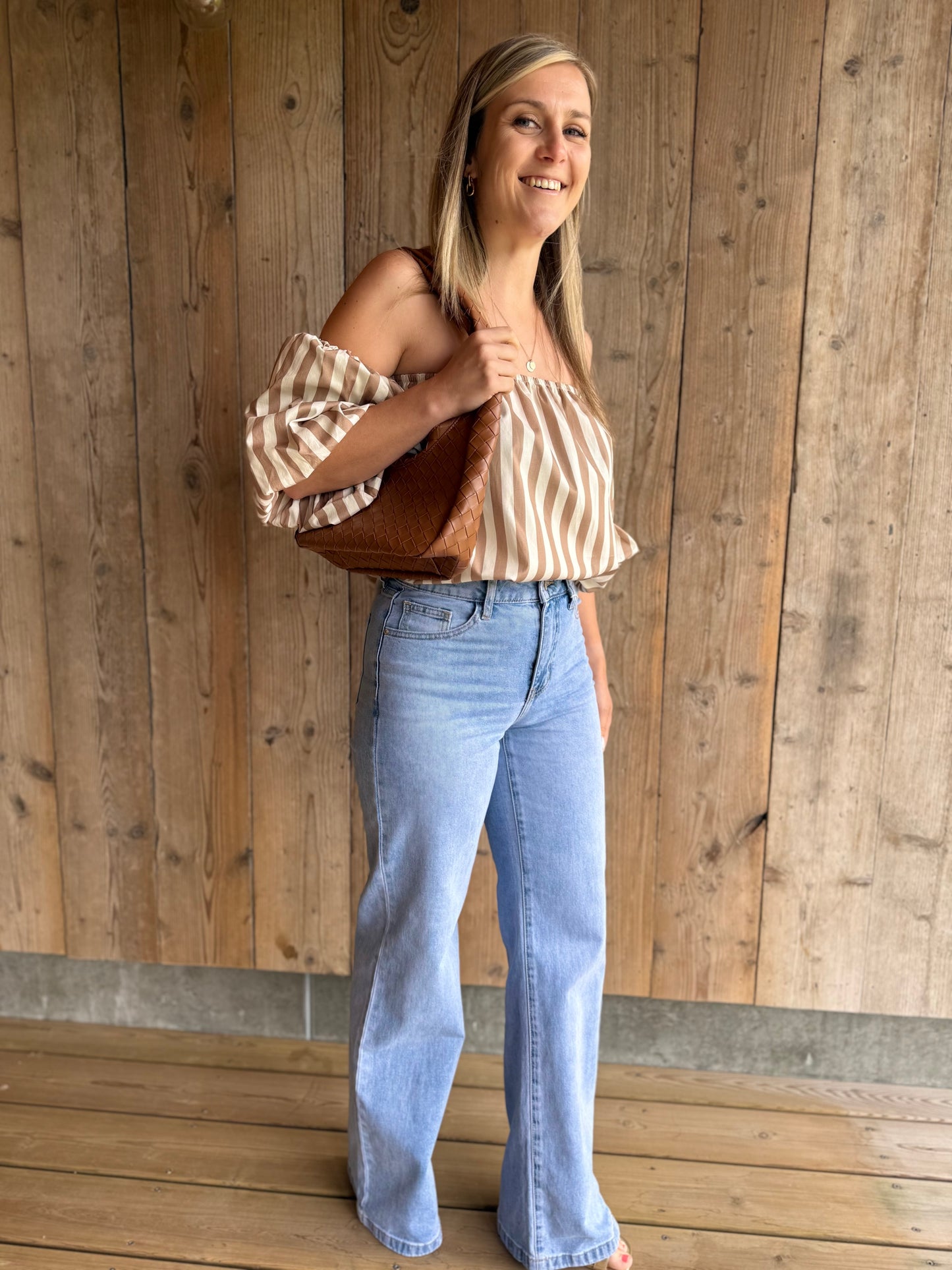 Claudia | off shoulder blouse beige