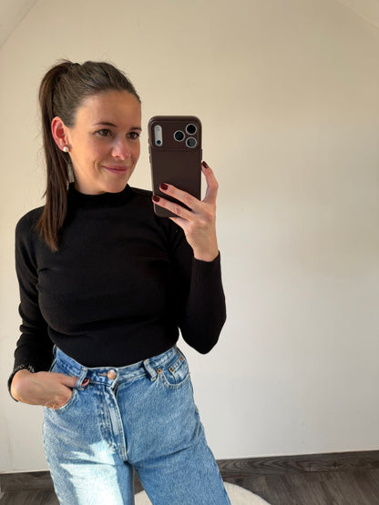 Milla | black sweater